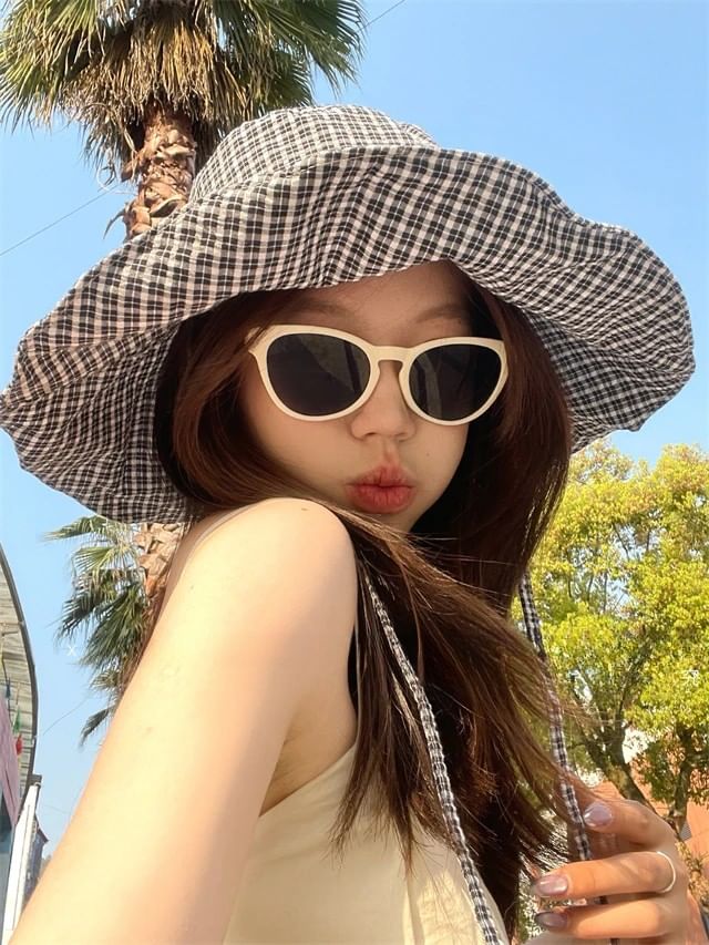 Sunglasses Plain Cat Eye