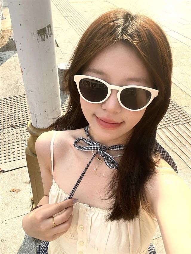 Sunglasses Plain Cat Eye