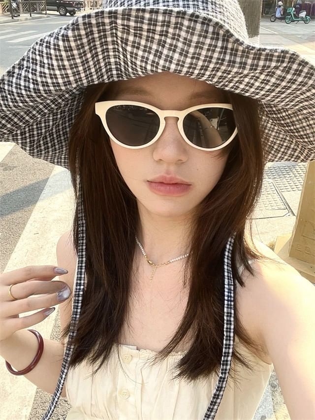 Sunglasses Plain Cat Eye