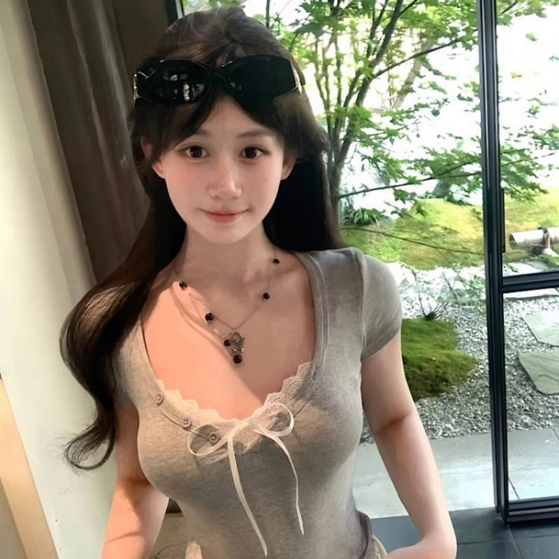 V-Neck Lace Trim Short Sleeve Top