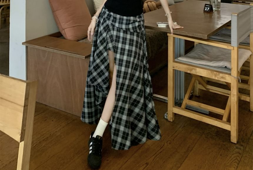 Tie-Up Sleeveless Top with Elastic-Waist Plaid Asymmetric Maxi Flared Skirt