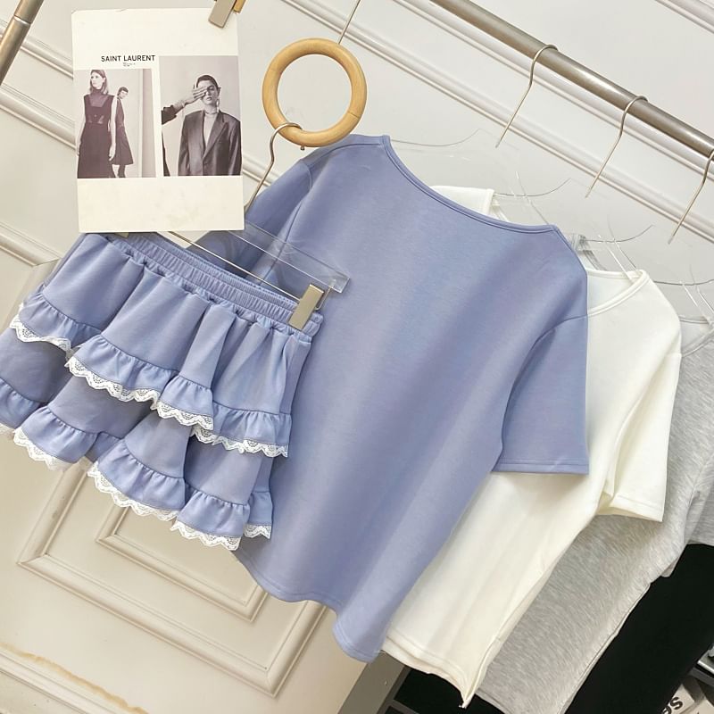 Short-Sleeve V-Neck Slit Tee & Elastic Waist Lace Trim Tiered Mini Skirt