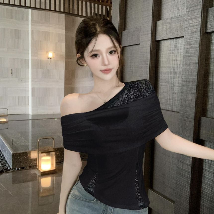Short-Sleeve Off-Shoulder Asymmetrical Lace Ruched Crop