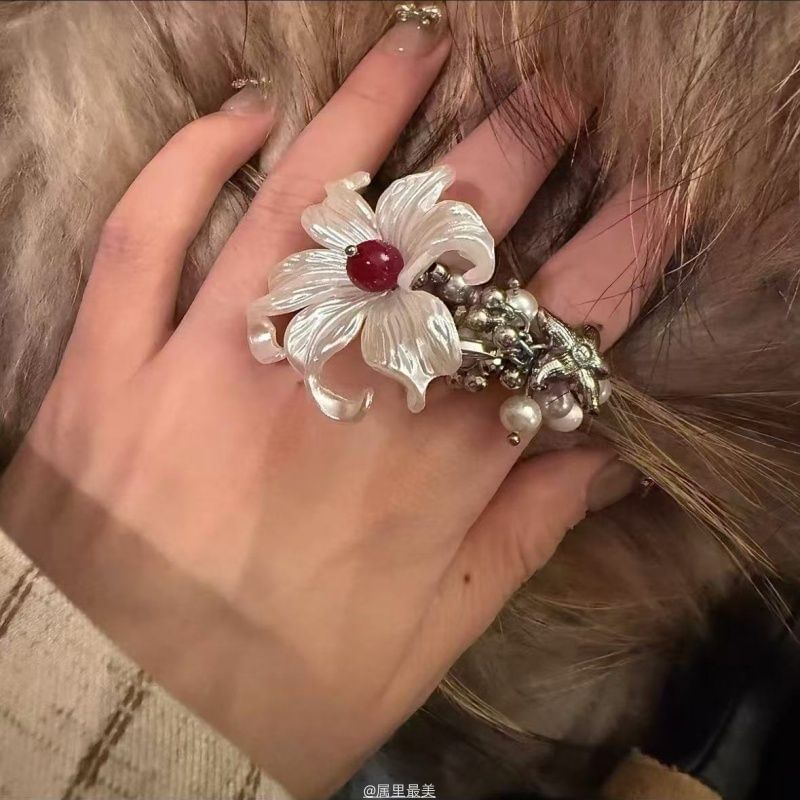 Elastic Alloy Pearl Ring Faux Floral
