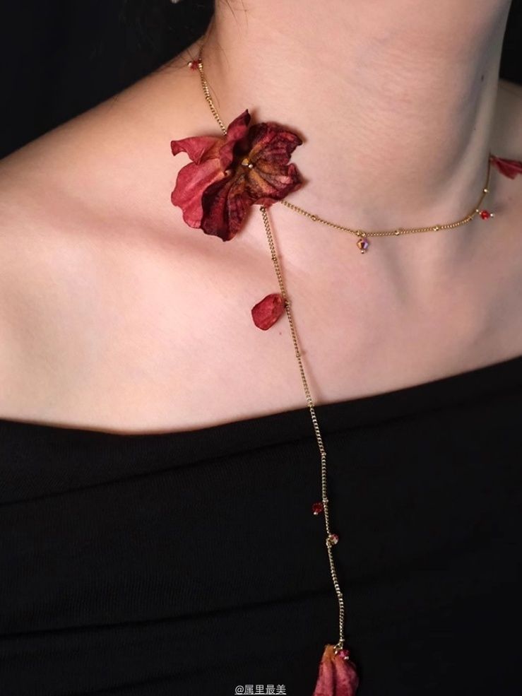 Petal Alloy Necklace Lariat