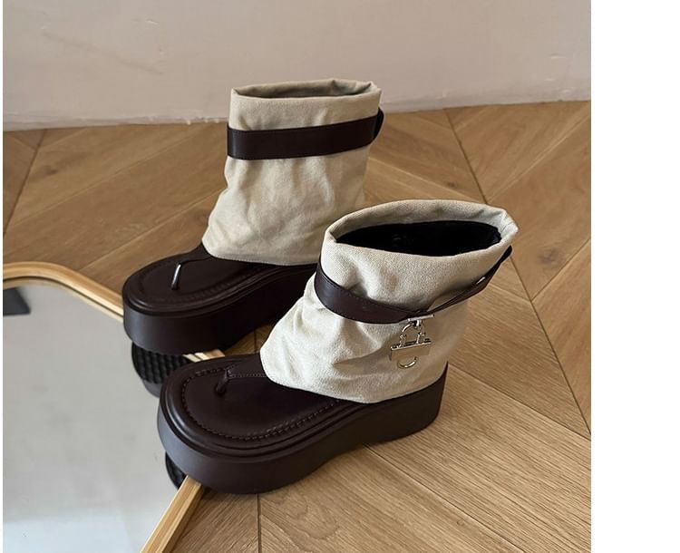Thong Padlock Boots Panel Platform