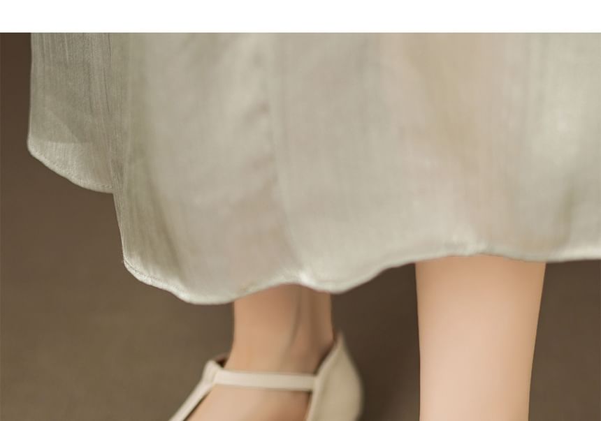 Square Toe Cutout T-Strap Sandals