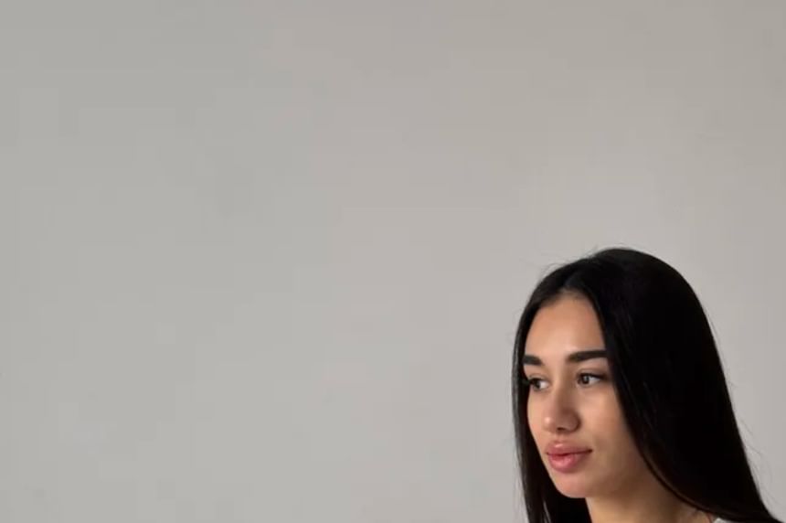 Elbow-Sleeve Neck Lettering Embroidered Tee Crew