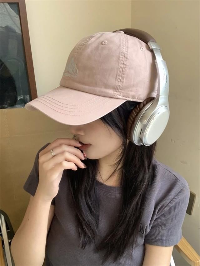 Mountain Embroidered Cap Baseball