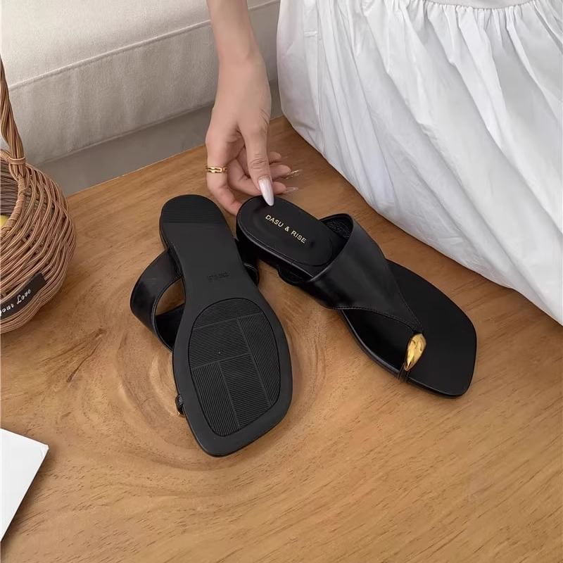 Metal Accent Faux Leather Toe Loop Flat Slide Sandals