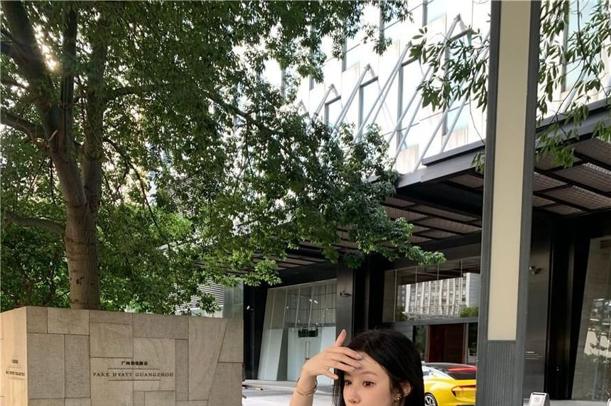 Plain One-Shoulder Short-Sleeved Tee