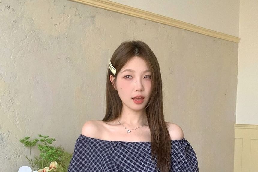 Plaid Off-Shoulder Short-Sleeved Blouse