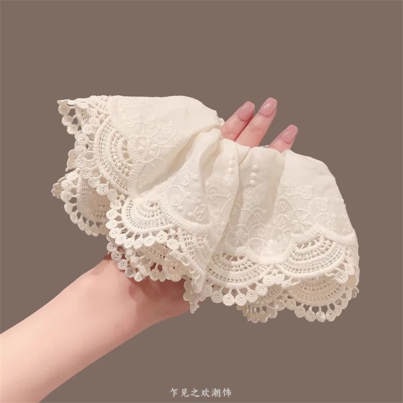 Trim Lace Ruffle Scrunchie