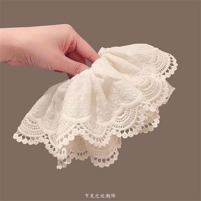 Trim Lace Ruffle Scrunchie