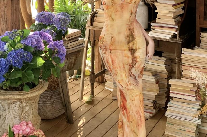 Tie Dye Sheath Dress with Halter Neck and Open Back - NoBrand