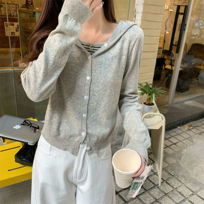 Striped Mock Two-Piece V-Neck Long-Sleeved Fitted Knit Top