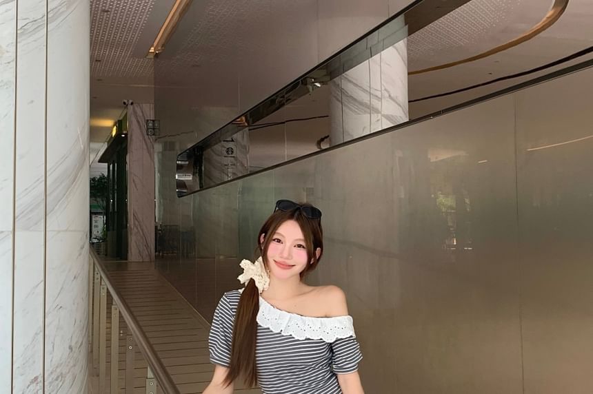 Short-Sleeve Off-Shoulder Striped Eyelet Lace Trim Crop Top / High Rise Plain Baggy Cargo Pants
