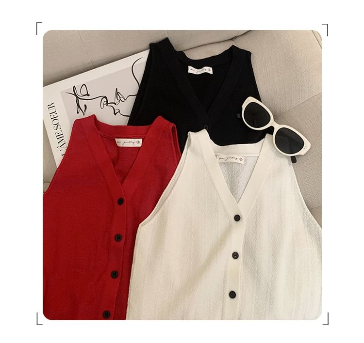 Sleeveless Top Button-Up Plain V-Neck