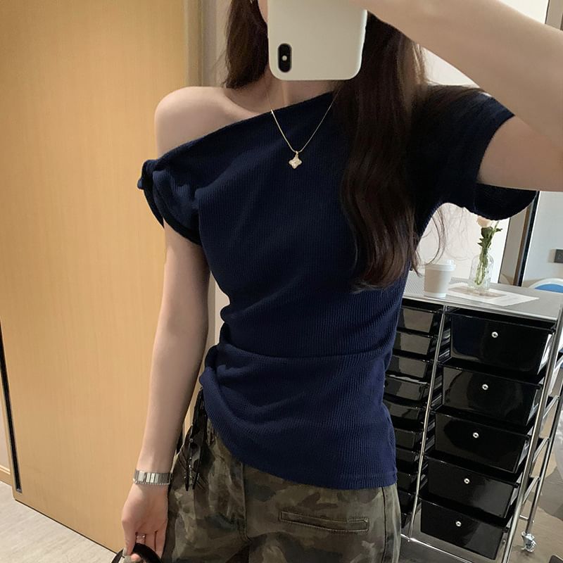 Asymmetrical Short-Sleeve Tee Plain