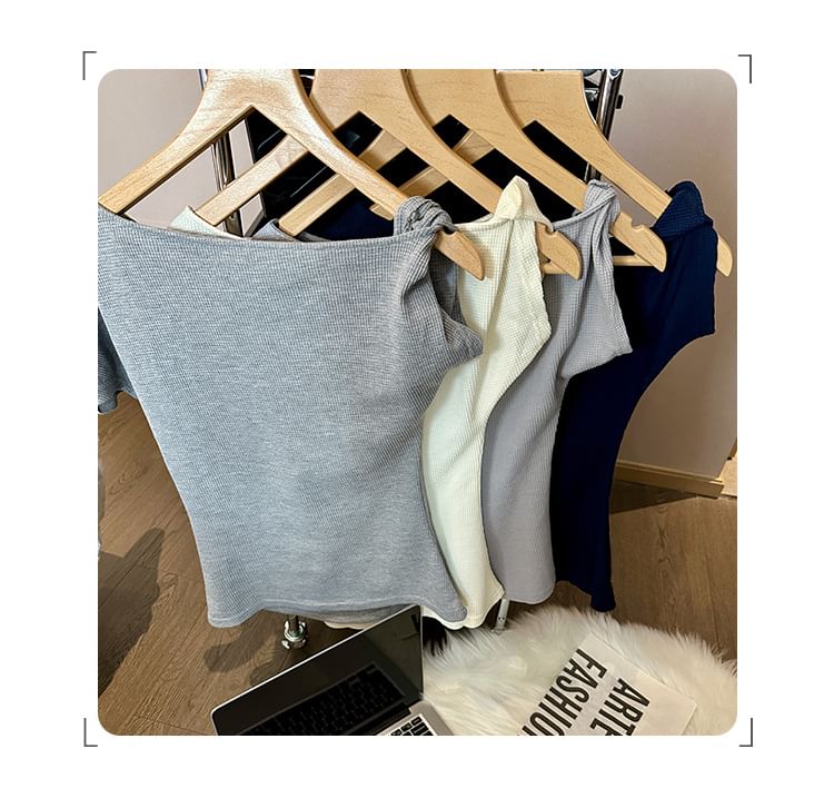 Asymmetrical Short-Sleeve Tee Plain