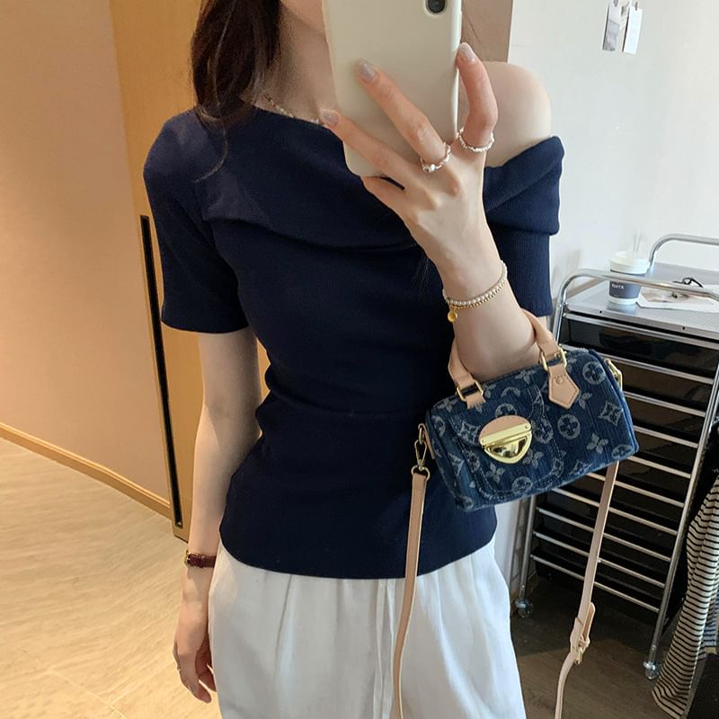 Short Off Top Plain Sleeve Shoulder