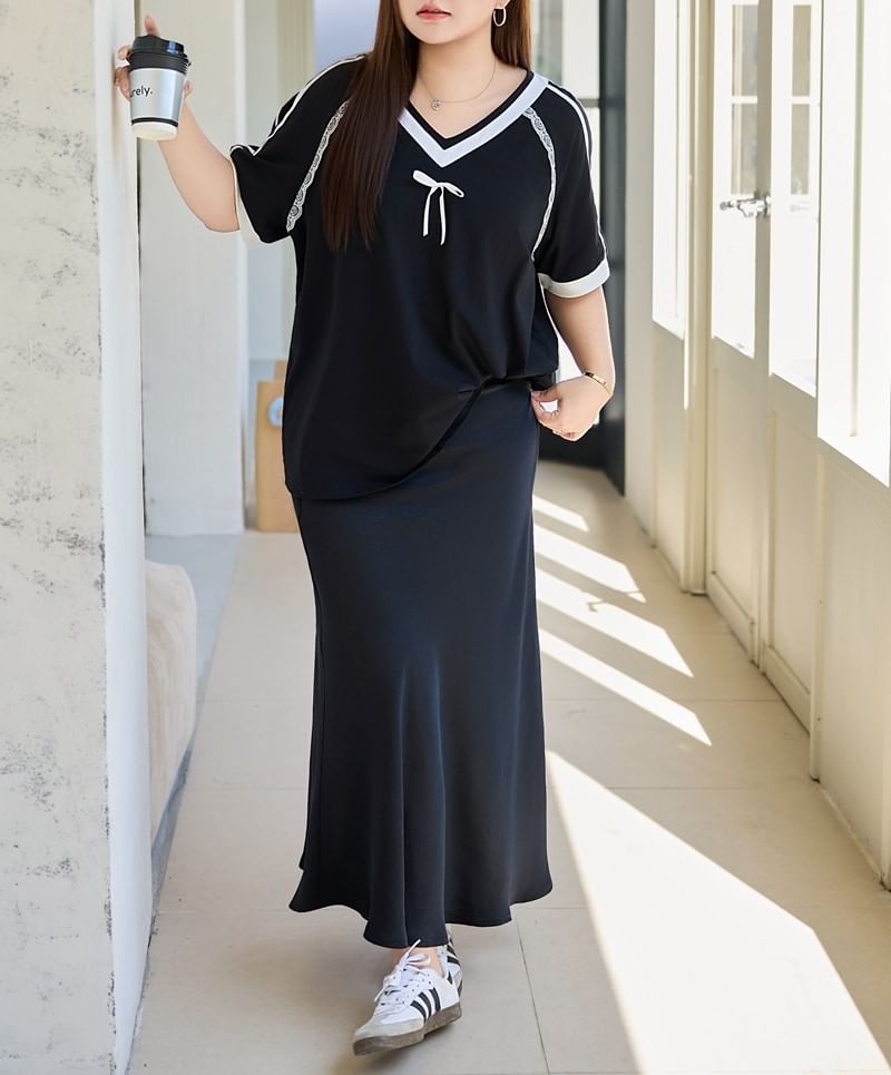 Plain Lace-Trimmed V-Neck Short-Sleeved T-Shirt