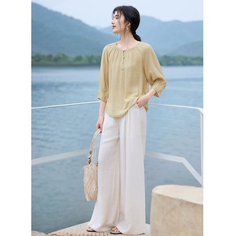Plain Round-Neck 3/4-Sleeved Blouse