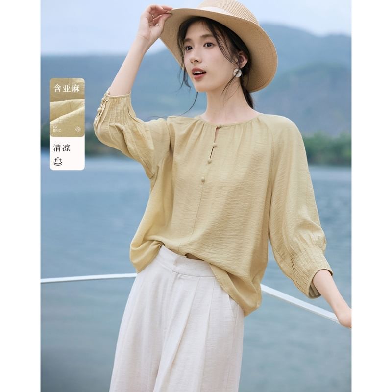 Plain Round-Neck 3/4-Sleeved Blouse
