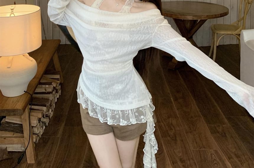 Scoop-Neck Long-Sleeved Top / Halter Top / Shorts / Set