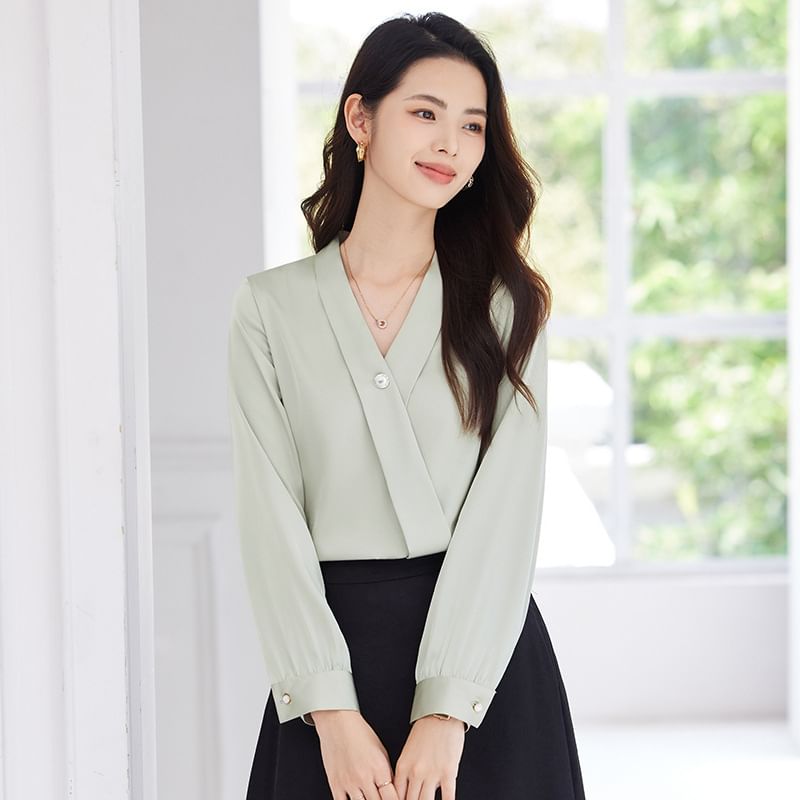 Plain V-Neck Long-Sleeved Blouse / High-Rise Midi Straight Skirt