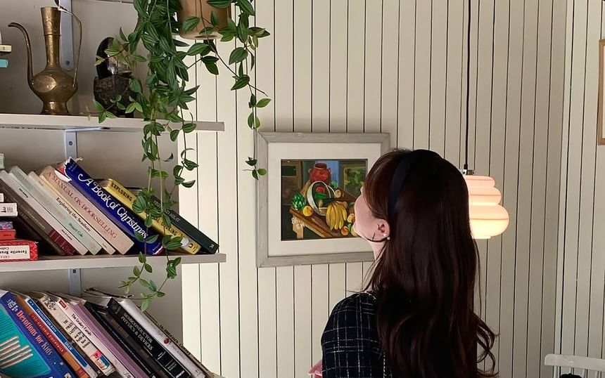 Short Sleeve V-Neck Faux Pearl Beaded Tweed Jacket