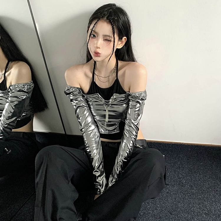 Mock Two-Piece Long-Sleeve Halter-Neck Chained-Up Crop Top / Low Waist Cargo Pants