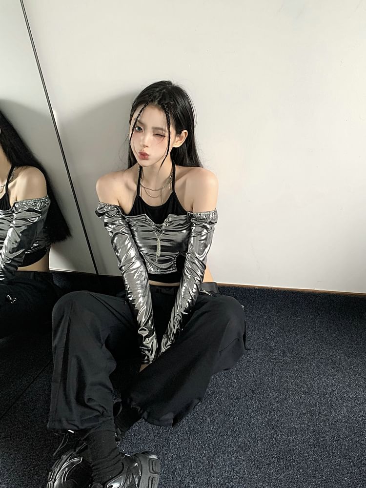 Mock Two-Piece Long-Sleeve Halter-Neck Chained-Up Crop Top / Low Waist Cargo Pants
