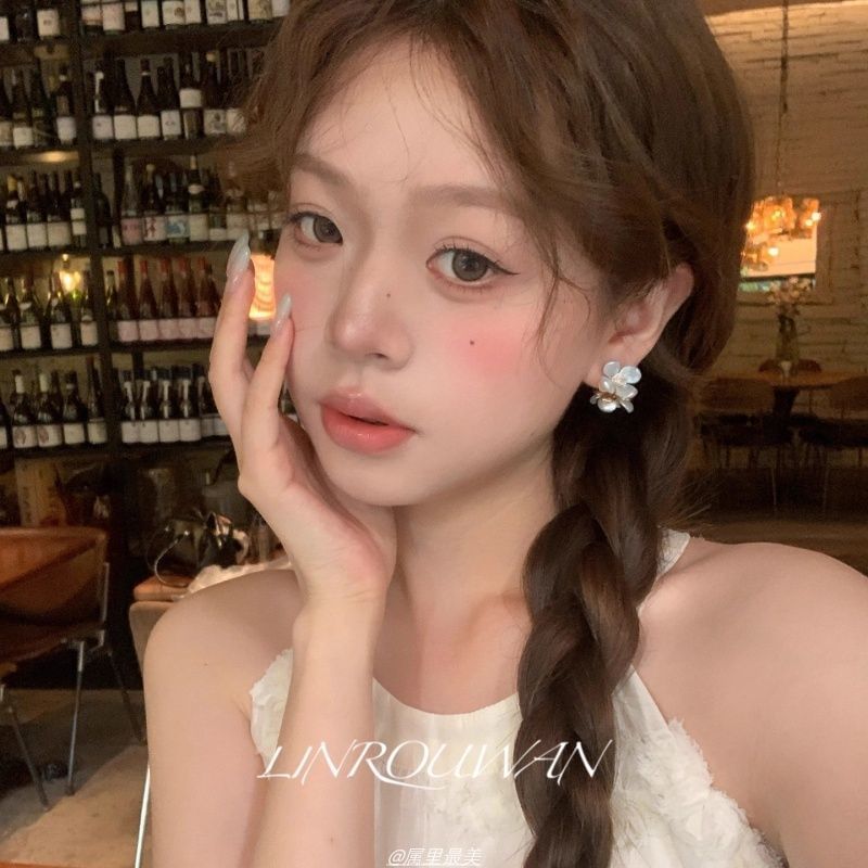 Acrylic Floral Stud Alloy Earring