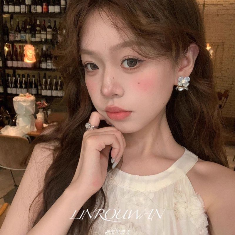 Acrylic Floral Stud Alloy Earring