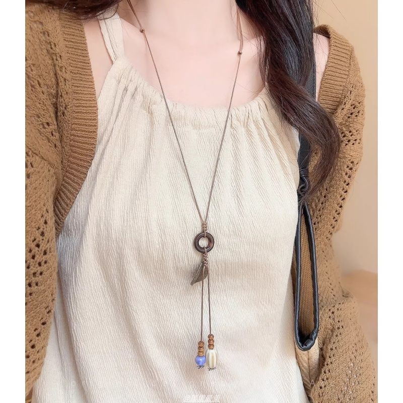 Pendant Hoop Cord Leaf Necklace