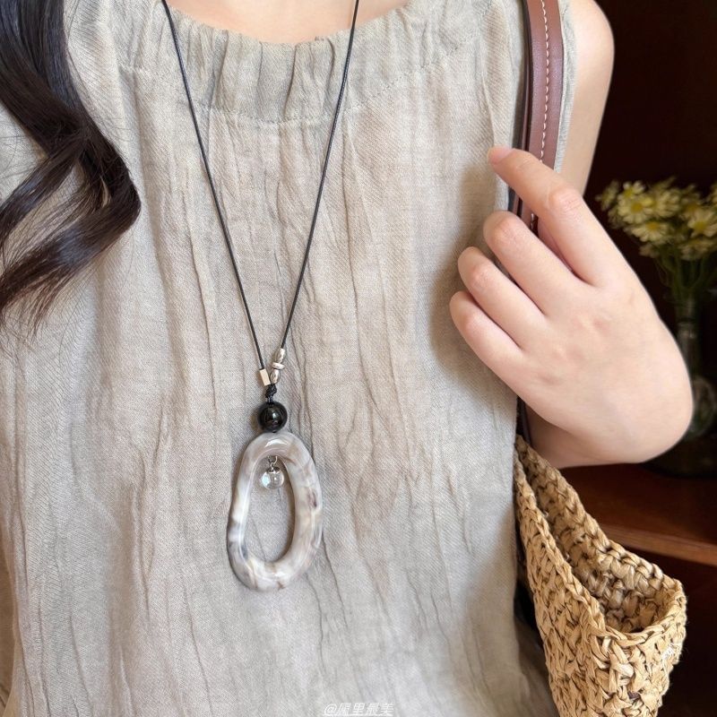Resin Necklace Hoop Pendant Irregular Cord