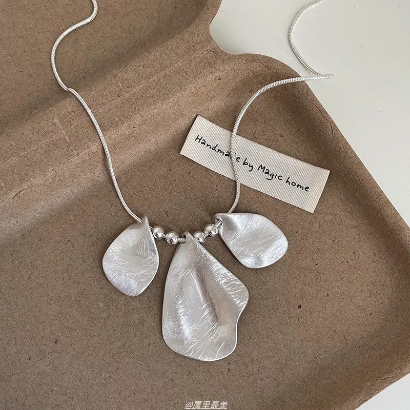 Pendant Petal Necklace Alloy Brushed