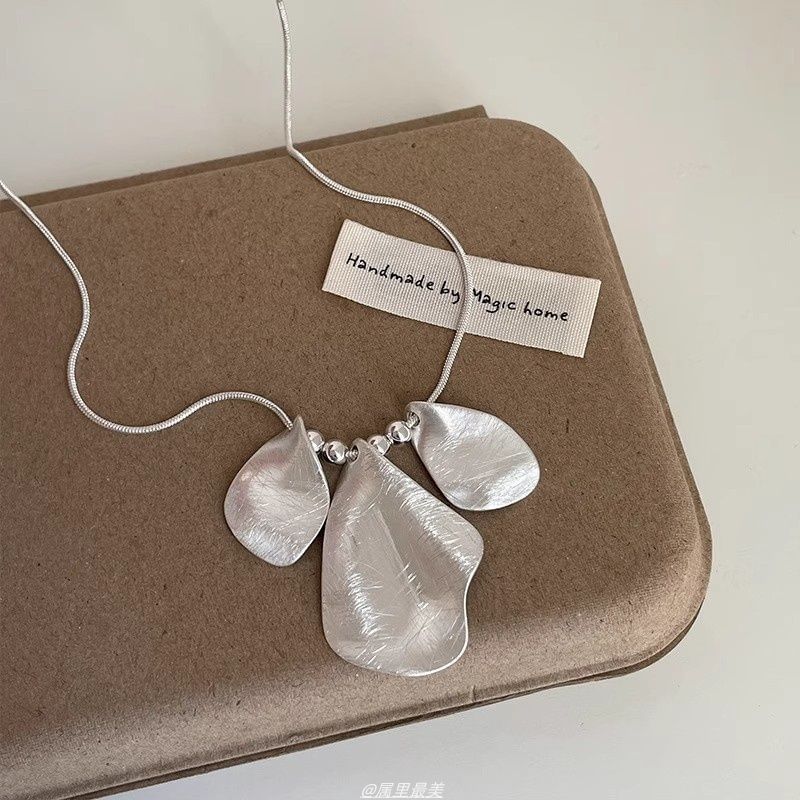 Pendant Petal Necklace Alloy Brushed