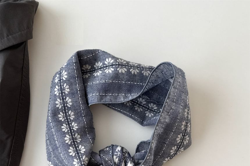 Floral Headkerchief Print