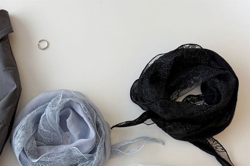 Panel Lettuce Edge Lace Scarf
