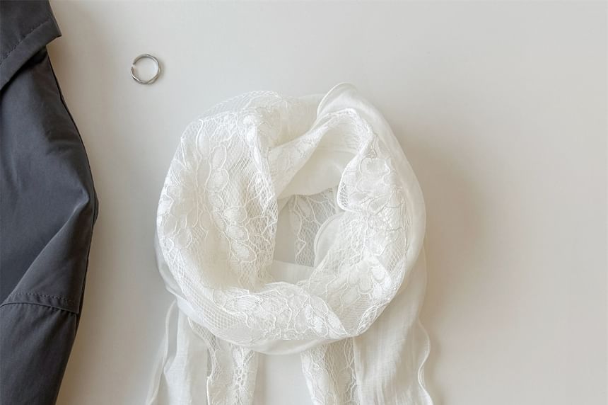 Panel Lettuce Edge Lace Scarf