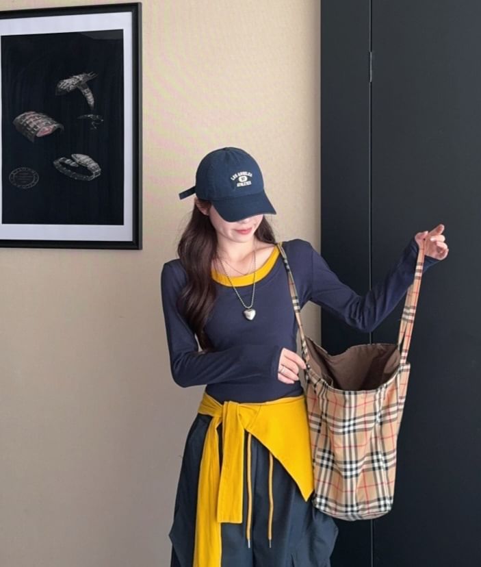 Long Sleeve Crew Neck Contrast Trim Tee / Scarf / Drawstring Waist Plain Wide Leg Cargo Pants / Set