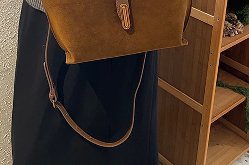 Handle Bag With Plain Faux Crossbody Top Suede Pouch