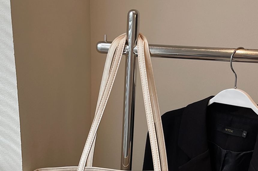 Charm With Leather Tote Plain Faux Bag