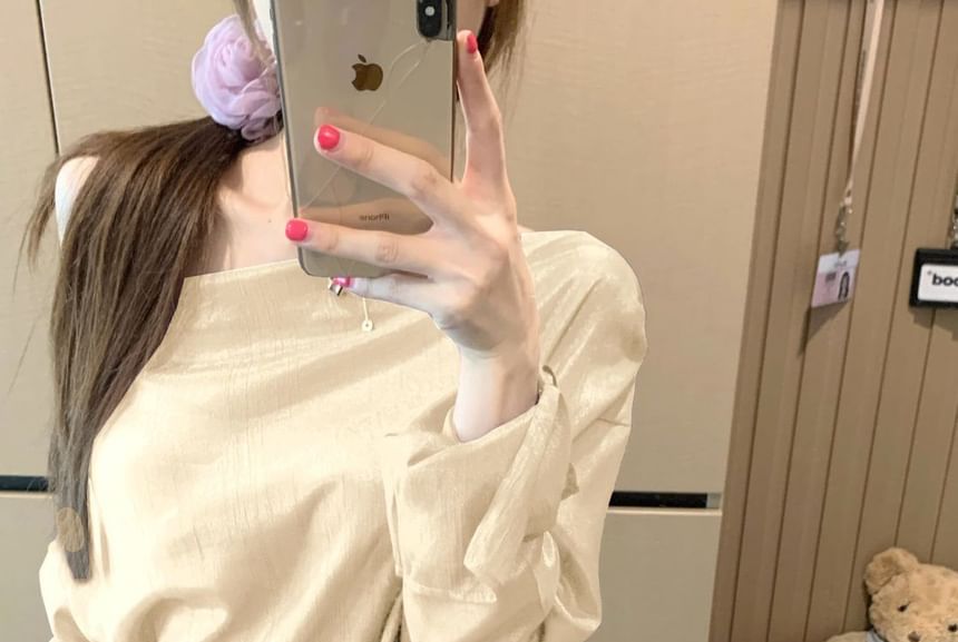 Plain One-Shoulder Long-Sleeved Top