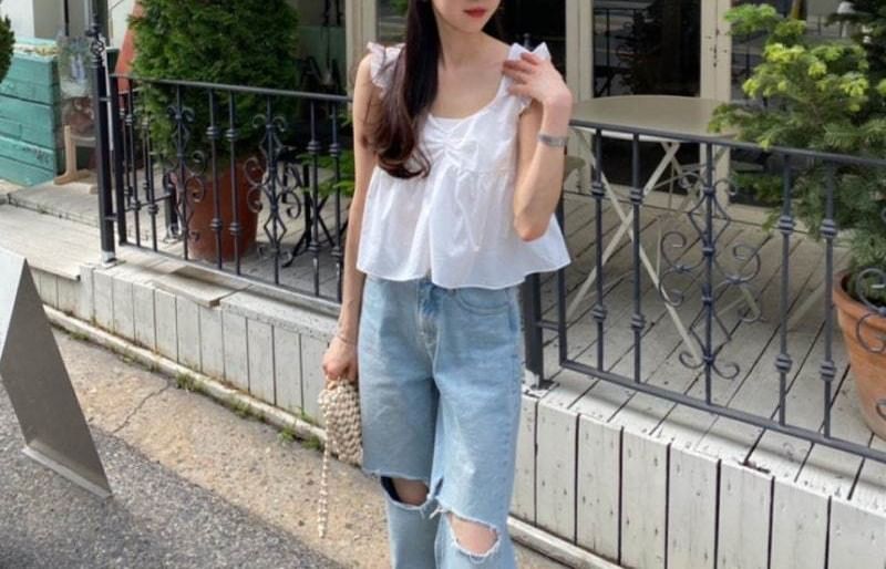Sleeveless V-Neck Plain Ruffle Lace-Up Blouse
