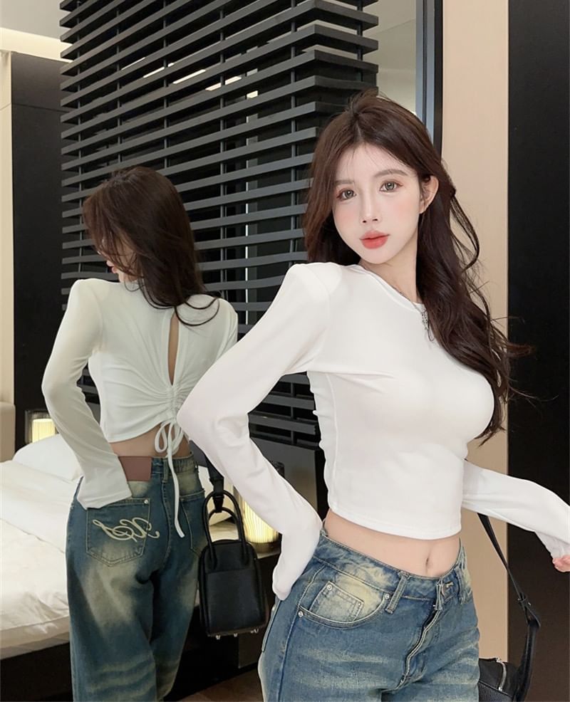 Plain Open-Back Long-Sleeved Crop Top