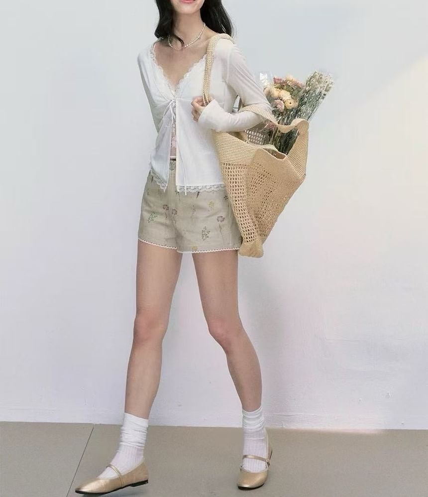 V-Neck Lace Camisole Top / Plain Light Cardigan