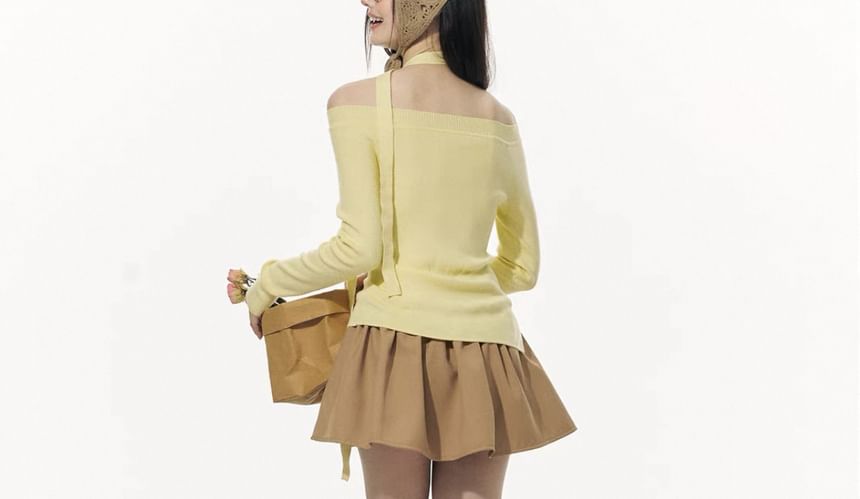 Long-Sleeve Off Shoulder Lettering T-Shirt